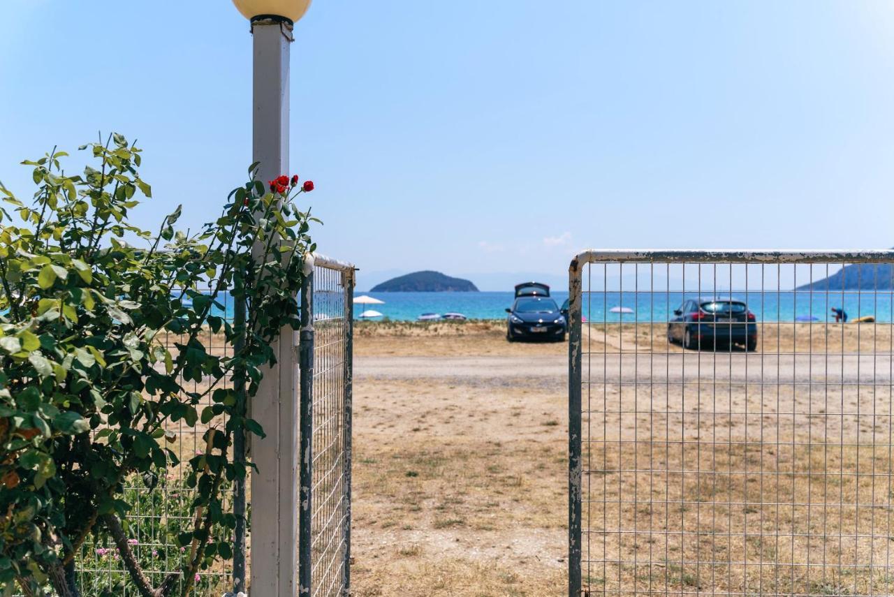 Aqua Heaven Apartment Nea Iraklitsa ภายนอก รูปภาพ